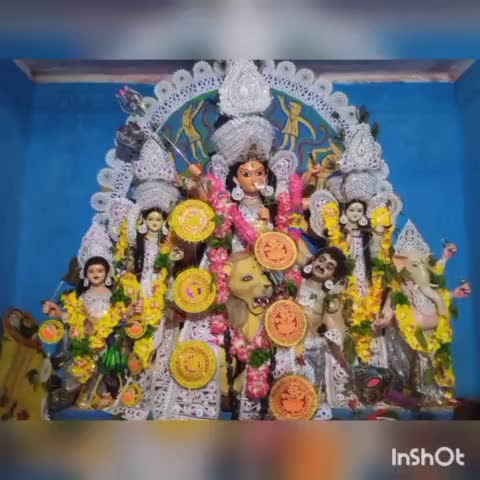 श्री श्री #दुर्गा_पूजा के शुभ अवसर पर #महा_अष्टमी के दिन अपने पैतृक गांव सियारकेटिया में अपने परिवार संग।