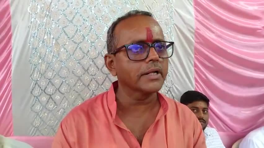 आज पीरटांड के विभिन्न #पूजा पंडालों में जाकर माता का दर्शन किया एवं गिरिडीह की खुशहाली की कामना की।
महाष्टमी की आप सबों को #हार्दिक #शुभकामनाएं।माता रानी की कृपा समस्त भक्तों पर बनी रहें।
#जयमातादी।
#bjpgiridih #bjpjharkhand #BabulalMarandi