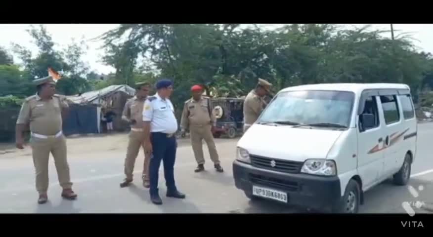 ट्रैफिक विभाग ने चलाया सघन अभियान #Kanpur #umeshbharg #roadeccident #publiclivenews #yogi_adityanath #rto #panki