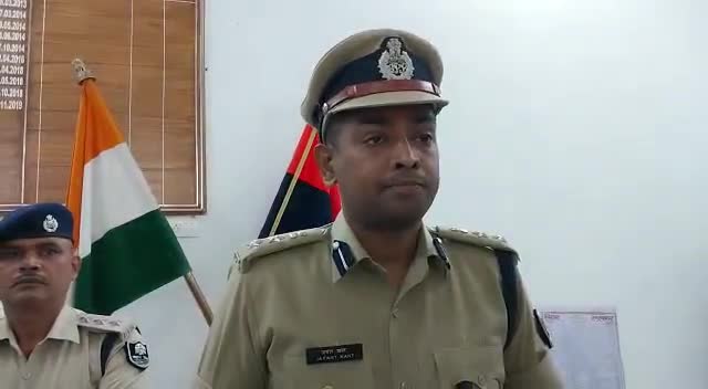 मुशहरी: #Bigbreakingnews नेपाल से लेकर बंगाल तक क्राइम करने वाला कुख्यात अपने साथियों संग हुआ गिरफ्तार कार्रवाइन सहित कई हथियार