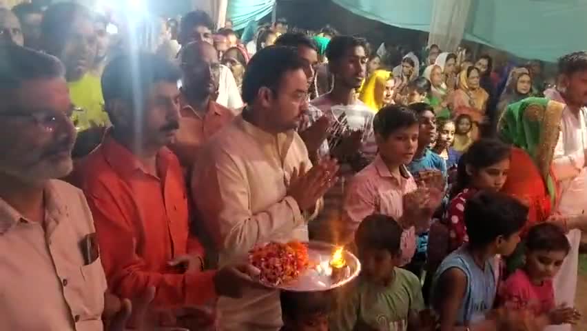 अंकुर अग्निहोत्री माता की आरती बेवर में की
#मैनपुरी #भोगांव #बेवर #किशनी #कुसमरा #नवीगंज #करहल #कुरावली #घिरोर #छाछा