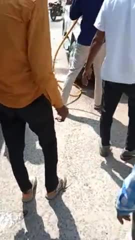#सवाई_माधोपूर
चलती बोलेरा में लगी आग चालक व अग्नि शमन परिवहनकर्ता ने तुरंत आग पर काबू पाया।