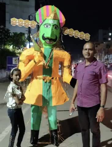 गढ़ टूटेगा झूठ का, होगी सत्य से प्रीत🙏

रावण की तरह मन के विकारों का नाश हो,
प्रभु श्रीराम का हृदय में सर्वदा वास हो
#दशहरा #विजयदशमी #vijaydashmi #HappyDashahara