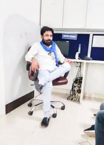 हमें चाहने वाले हमें अपने दिल में रखते हैं,
हमारी शोहरत किसी तारीफ की मोहताज नहीं...!!!

#BhimSenaChief #NawabSatpalTanwar 

#क्रांतिकारी #जयभीम #JaiBhim