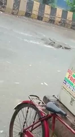 कानपुर: कानपुर में हुई मूसलाधार बारिश नगर निगम की खुली पोल नाले हुए ओवरफ्लो रोडो में भर गया पानी#rainfail #kanpursmartcity