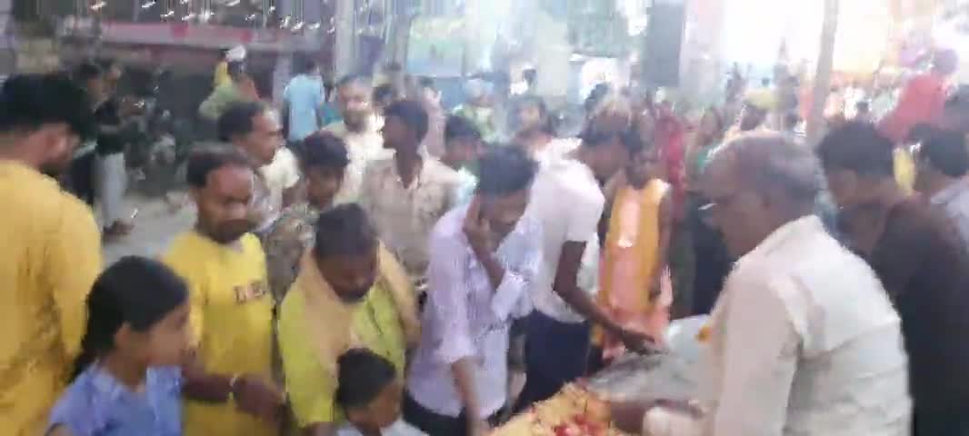 #सामाजिक_सेवा_भाव_संस्थान के बैनर तले शुभम कसौधन एवं गांधी पांडेय जी ने अपने जन्मदिन के अवसर पर भंडारे का आयोजन किया