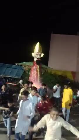 #बाग बाय पास मार्ग पर हुवा रावण दहन
रावण दहन मे नगर सहित ग्रामीण जन का लगा मेला व DJ पर थिरके युवक -युवती