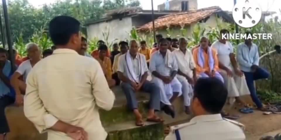 #चतरा:चतरा पुलिस ने आरा पंचायत,में ग्रामीणों के साथ की बैठक,अफीम पोस्ता की खेती ना करने को लेकर ग्रामीणों,से की अपील।
