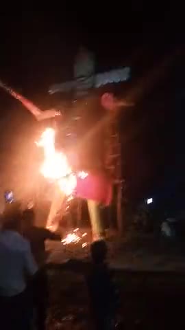सासाराम: #सासाराम नगर निगम वार्ड नंबर 6 डिहरा गांव में भव्य रावण दहन तथा झांकी एवं लाग निकाला गया #sasaram #rohtas #bihar_tak