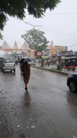 Paliya Kala khiri mein teen din se ho rahi hai lagatar Barish jo ki rukne ka naam Nahin Le rahi hai #paliakalan