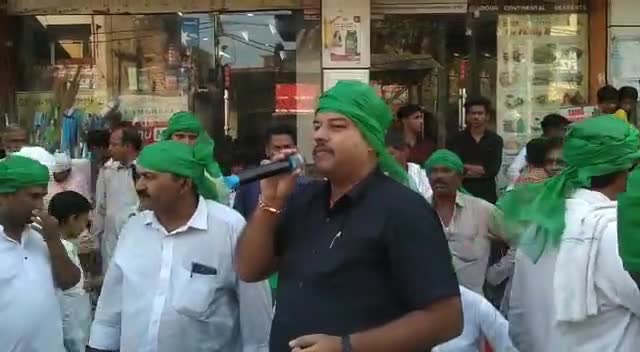 आज अपने 212 डेहरी विधानसभा क्षेत्र में जश्ने ईद मिलादुन्नबी (ﷺ) के अवसर पर आयोजित कार्यक्रम में शामिल हो सभी को मुबारकबाद दिया साथ ही वहां उपस्थित लोगों को संबोधित किया !!

‎⁦‪#ProphetForAll‬⁩ ⁦‪#miladunnabi‬⁩