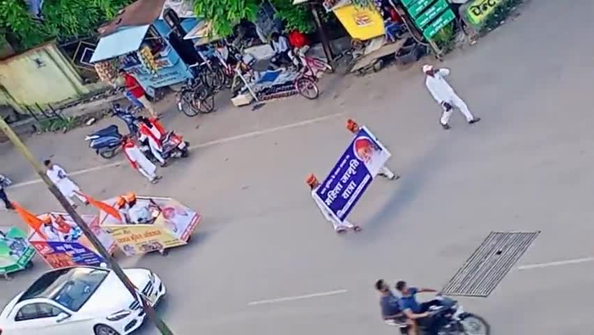 रायपुर: आज शंकर नगर चौक में श्री गुरु चरणपटुका शोभा यात्रा महिला #जागृति द्वारा आशा राम बापू के पोस्टर के साथ निकाली गई