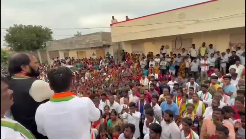 तेलांगना कांग्रेस अध्यक्ष रेवंत रेड्डी ने आज मुनुगोडु में विभिन्न गांवों में जनसंपर्क किया!!
#telangananews