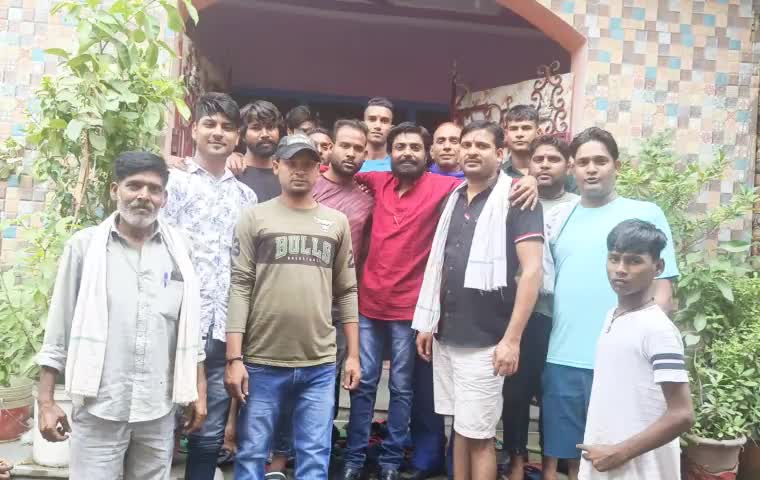 महर्षि वाल्मीकि जयंती के शुभ अवसर पर भीम सेना चीफ नवाब सतपाल तंवर ने अपने पैतृक गांव खांडसा (गुड़गांव) हरियाणा में आयोजित कार्यक्रम में शिरकत की।

#Valmiki #MaharshiValmiki #Walmiki #MaharshiWalmiki #ValmikiJayanti #WalmikiJayant