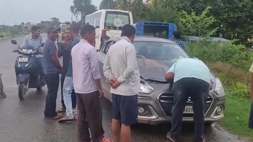 तेज रफ्तार कार की चपेट में आने से भैंस घायल
#राजगीर