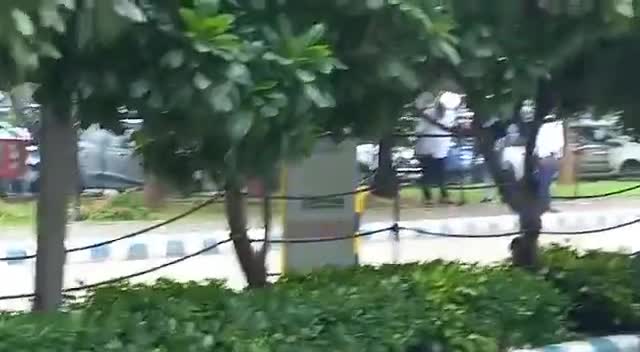 अपने पैतृक गांव सैफई में अपनो के बीच नेता जी।कल पैतृक गांव सैफई में होगा अंतिम दाह-संस्कार। #mulayamsinghdeath #shanti