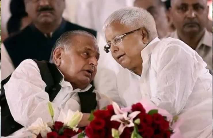 #विनम्र_श्रद्धांजलि सदी के महनायक समाज के गौरव, उत्तर प्रदेश के पूर्व मुख्यमंत्री श्री मुलायम सिंह यादव जी के निधन पर अपनी संवेदनाएं व्यक्त करता हूं, ईश्वर दिवंगत आत्मा को शांति प्रदान करें। शत शत नमन 🙏