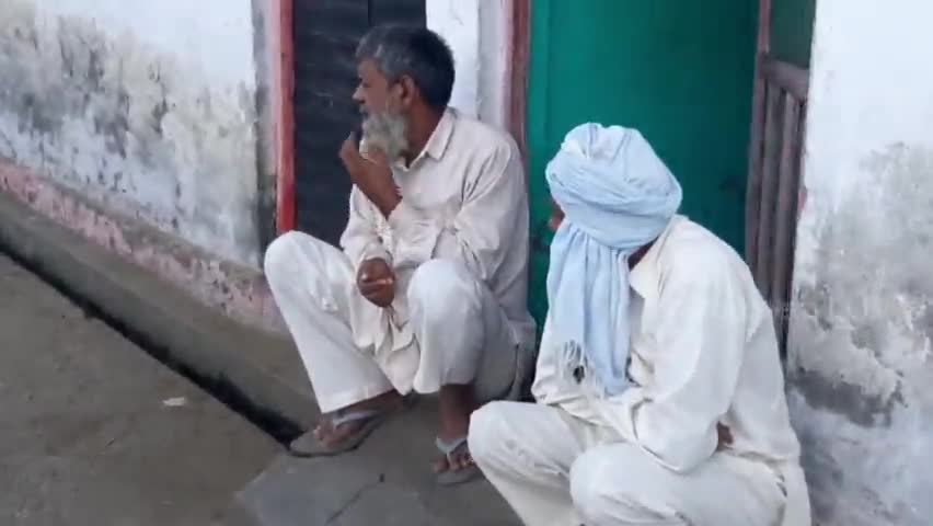 बहेड़ी : दिन झमाझम बारिश के बाद आज मौसम साफ हो गया । किसान अपने खेतों पर निकल पड़े । #baheri #बरसात #WaSeem_LLB #baheri