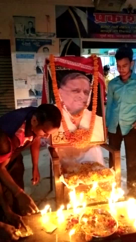 रॉबर्ट्सगंज: मारकुंडी:  मा  स्वःमुलायम सिंह यादव जी का शोक सभा गुरमा मोड़ मारकुंडी में आयोजन हुआ ।#मुलायम सिंह यादव#mulayamsingh