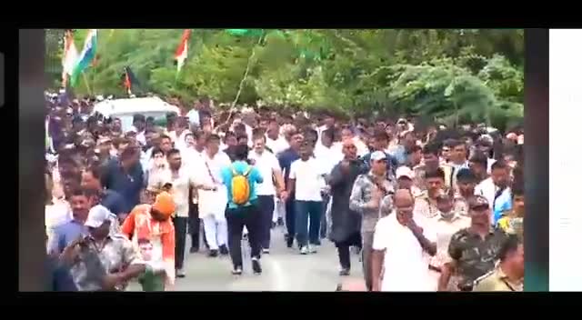 हमारे नेता आदरणीय श्री #राहुल_गाँधी के साथ चाईबासा का बेटा #भारत_जोड़ो_यात्री श्री #दीनबंधु_बोयपाई 
#BharatJodoYatra