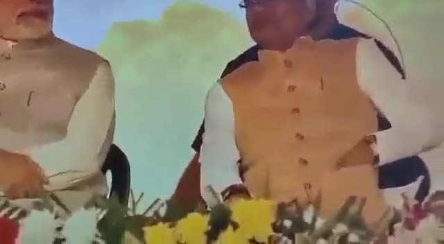 #नरेंद्रमोदी # शिवराज (जब प्रधानमंत्री मोदी ने पकड़ी मुख्यमंत्री शिवराज चौहान की चोरी!वायरल वीडियो ओन सोशल मीडिया )