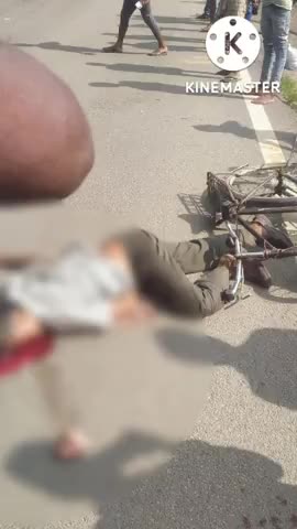 #NH-98 मुख्य पथ पर बैरियाड़ीह मोड़ के समीप हुई दर्दनाक सड़क दुर्घटना। ट्रक ने रौंदा साइकिल सवार को घटना स्थल पर हुई मौत।