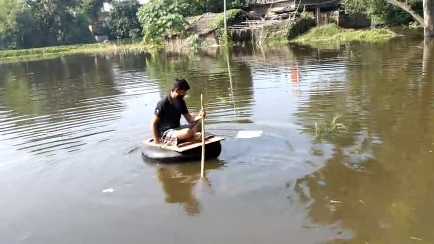 खजनी: बेलघाट क्षेत्र के कोटिया विशुनी गांव में बाढ़ का पानी आ जाने से #आवागमन बाधित तथा #किसानों को भारी नुकसान ।