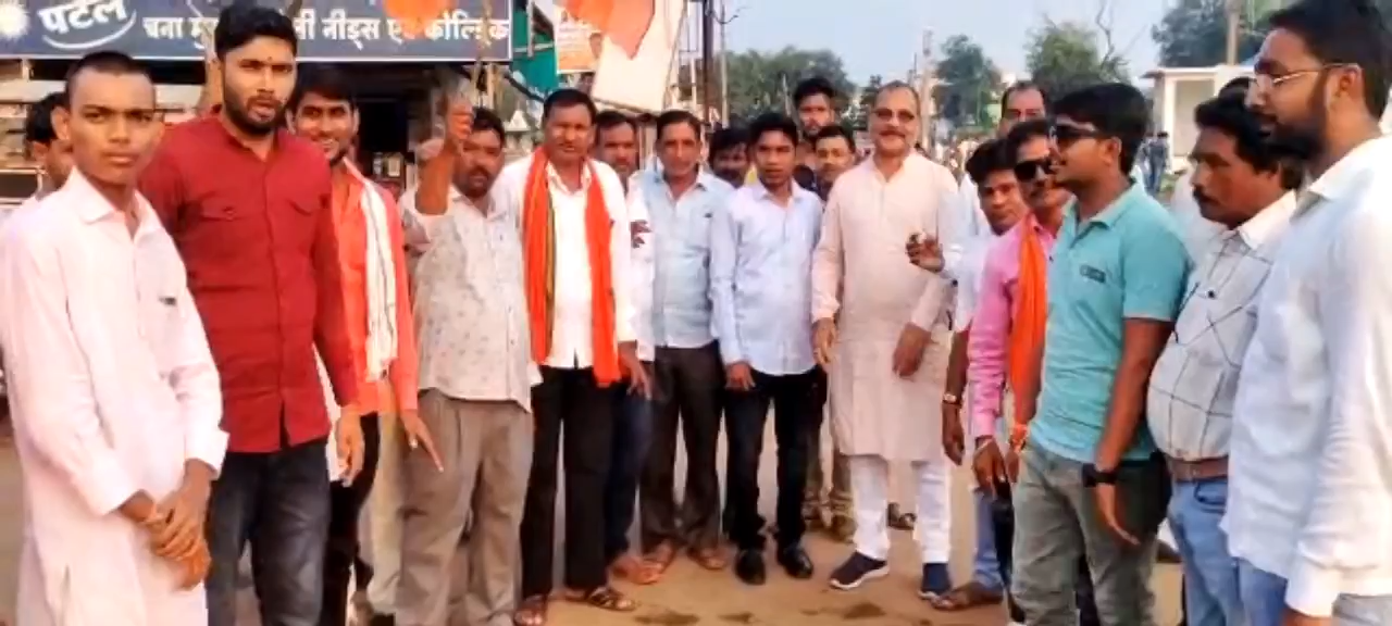 भाजपा युवा मोर्चा बेरला मंडल के द्वारा प्रदेश में व्याप्त दिनदहाड़े हत्या व बलात्कारी के संबंध में प्रदेश के मुख्यमंत्री का पुतला दहन कर विरोध किया गया।

#पुरूषोत्तम_यादव।