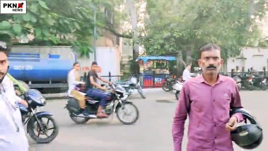 कोल: कंट्रोल रूम के सामने यह जानलेवा मोड़ किसी दिन किसी की बलि ले लेगा स्कूल जाती बच्ची का हुआ एक्सीडेंट 
#trending_new