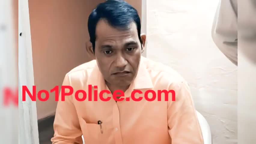 गुना घूसखोर डाकघर अधीक्षक,30 हज़ार की रिश्वत लेते हुए ग्वालियर लोकायुक्त के हत्थे चढ़ा
#gwalior #guna #bribe #corruption