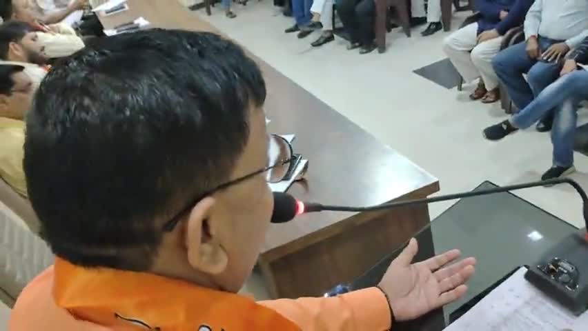 कल रामपुर में निकाय चुनाव संबंधित संगठनात्मक बैठक में कार्यकर्ताओं को संबोधित किया ।
#चन्द्रपाल_खडगवंशी