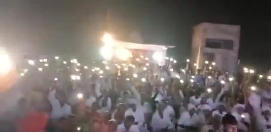 आबाडा में रात 10 बजे कांग्रेस  सभा में उमड़ी भीड़ 
#GujaratElections2022 
Raghu Sharma 
Abhas Bhatnagar 
Ashok Gehlot 
Arjun Modhwadia