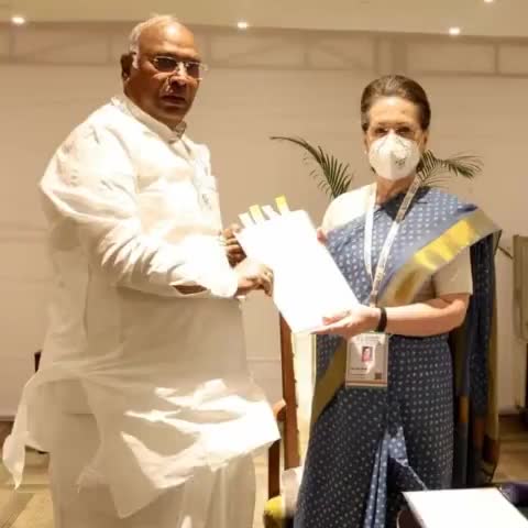 कांग्रेस  के #राष्ट्रीय_अध्यक्ष बनने पर माननीय #Mallikarjun_Kharge जी को बहुत, बहुत बधाई एवं #हार्दिक शुभकामनाएं💐