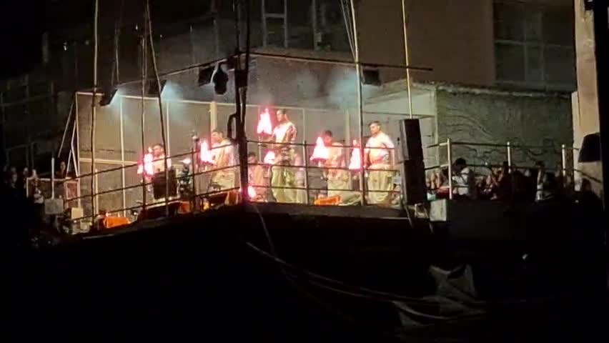 Ganga Aarti at Varanasi
#gangaaarti #varanasi #devotees #uttarpradeshelection_2022