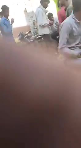 शिवपुरी जिले के ग्रामीण क्षेत्रों में खाद की कालाबाजारी  1350 का कट्टा 1700 में ग्रामीणों ने बनाई वीडियो #kobra_news