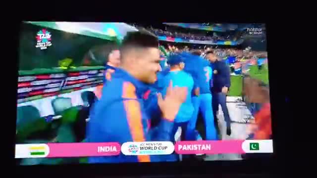 #IND vs Pak भारत ने पाकिस्तान को 4 विकेट से हराया नाबाद #कोहली ने 53 गेंद में बनाए 82 रन ﻿ #indianewssports #cricket