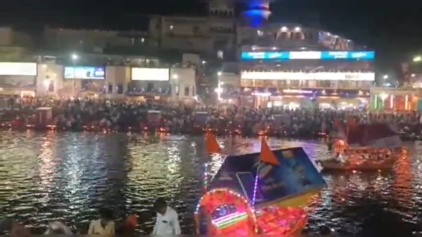 मझगवां: चित्रकूट धाम में दीपदान करने हेतु उमड़ा जनसैलाब, मंदाकिनी किनारे लगा श्रद्धालुओं का मेला #दीपदान #दीपावली