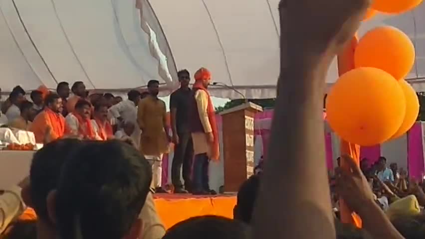 सकलडीहा:आजमगढ़ सांसद दिनेश लाल यादव चतुर्भुजपुर युवा हिन्दू वाहिनी मंच के माध्यम से संबोधित किया#दिनेश