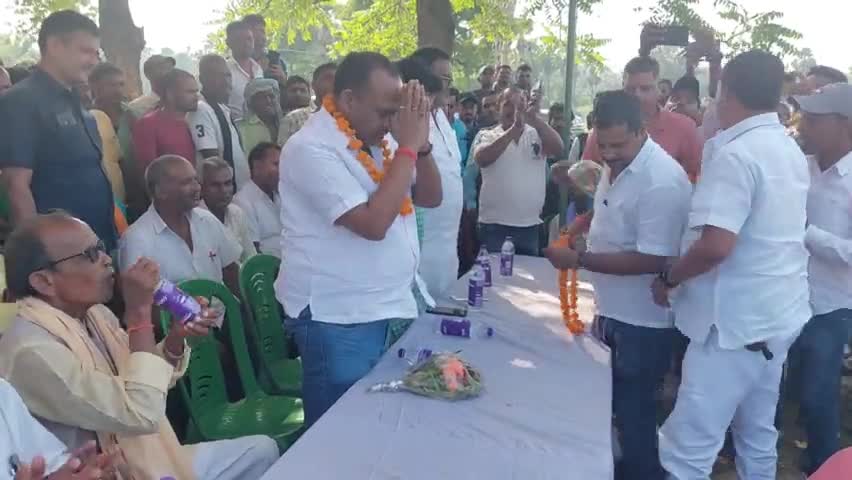 आज दिनांक 25/10/2022 को बोधगया विधानसभा के ग्राम पूरनी बथान में दंगल प्रायोगिता रखा गया जिसमें शामिल हुए #माननीय_कृषि_मंत्री_कुमार_सर्वजीत! किया गया भव्य स्वागत!
