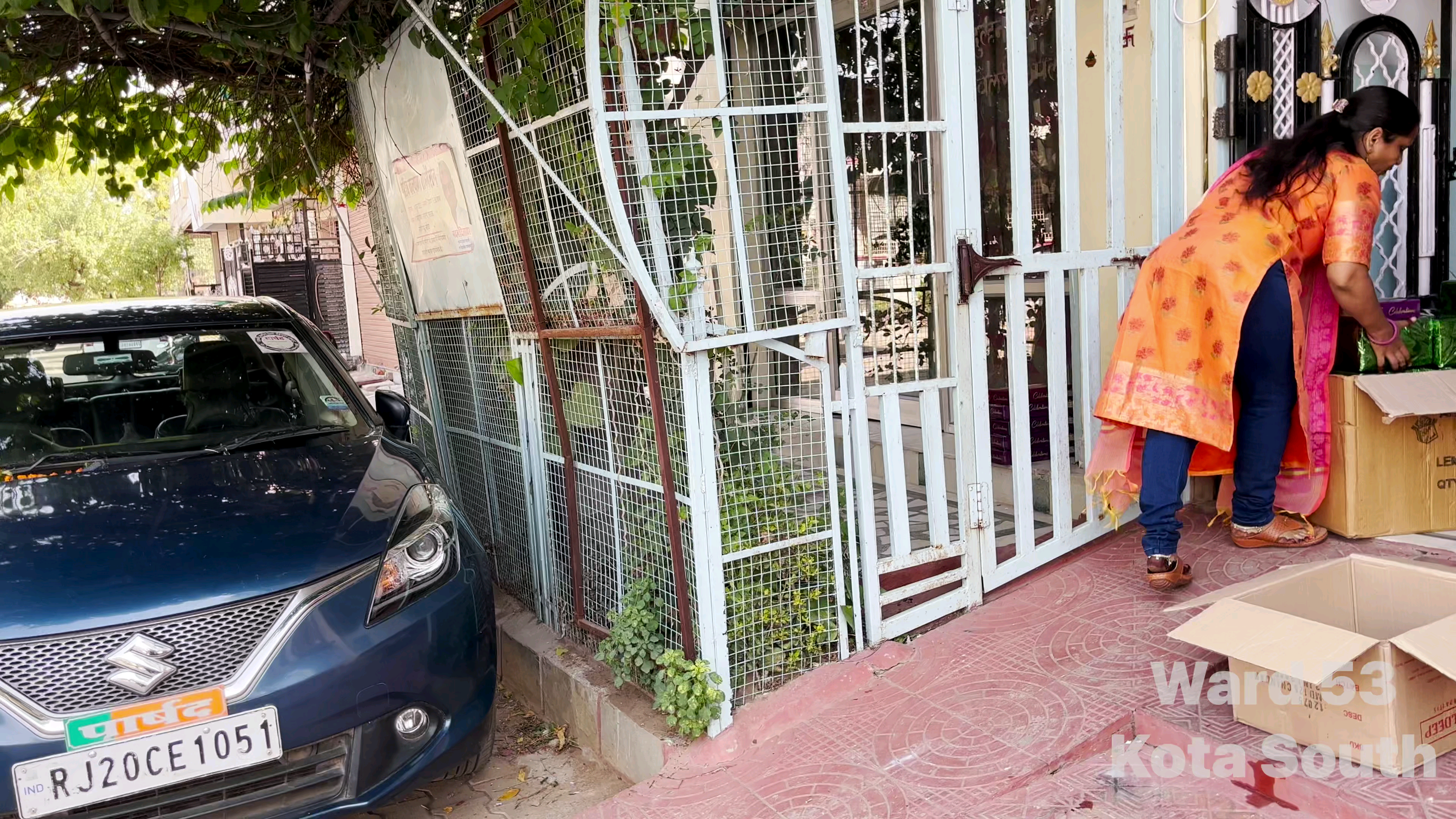 वार्ड 53 कोटा दक्षिण के कर्मठी कर्मचारी परिवार का सम्मान करते हुए ।

#ward53 #kotasouth #dipawali #bjp
#public #kota