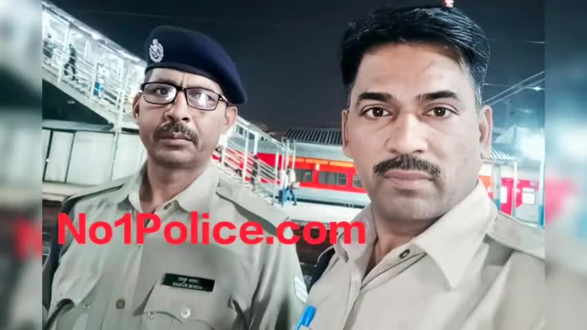 मुरैना हैड कॉन्स्टेबल की मौत:ड्यूटी पर तैनात दो आरपीएफ जवानों की ट्रेन से कटकर मौत
#morena #rpf #crpf #bjp #accident