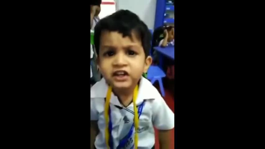 जिस उम्र में बालक ABCD याद नही रख पाते उस उम्र में ये बालक गाना याद कर रखा है । #singer #talent #amzingvideo #publicapp