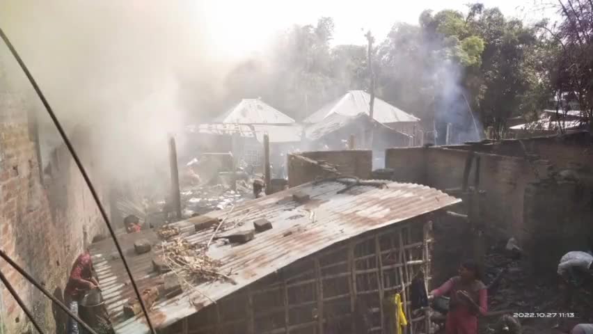 पूर्णियाँ के०नगर थानाक्षेत्र के गनेशपुर पंचयात के वार्ड सं०-02 फकरतकिया टोल में लगी भीषण आग || #purnia #local_news