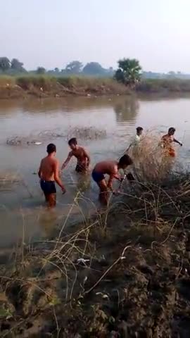 आरा: आरा:#भोजपुर गांगी छठ घाट की सफाई की गई बघौत गांव के लोगो के द्वारा जय छठी मां #@