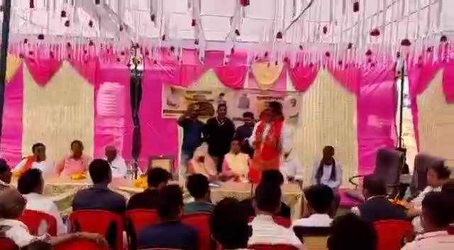 #सागर #सुरखी #विधानसभा  के ग्राम सेमरामेङा मे मुख्यमंत्री जन सेवा अभियान के अंतर्गत आयोजित शिविर में ग्राम वासियों को संबोधित करते हुए
