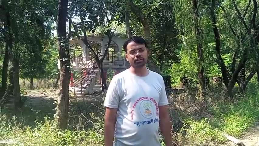 #पत्रकार कुछ भी छपते है #इंदिरा_मनोरंजन_पार्क लखीमपुर की हकीकत नावे सड़ गई #झूले_टेबुल_रोड_मेस बरबाद बड़ीबड़ी जंगली जड़ी