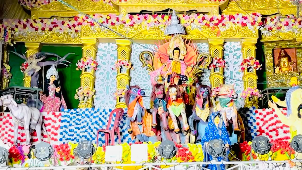 विष्णुपद मंदिर रोड #गया जी में भव्य #छठी मईया के पंडाल बना है क्या आपने देखा देखिए कितना #सुंदर और #भव्य पंडाल