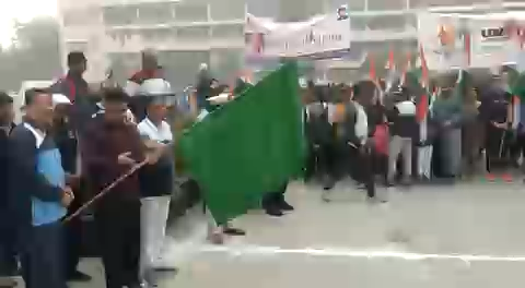 #Watch | Deputy Commissioner Vikram flagged off the #RunForUnity Marathon organized by District Administration.