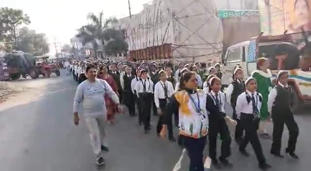 🏃‍♂️🏃‍♀️#Run for unity#
 लोह पुरुष सरदार वल्लभ भाई पटेल जी की जयंती राष्ट्रीय एकता दिवस के रूप में पूरे देश में मनाई जा रही है इसी सद्भावना को आगे बढ़ाते हुए आज ग्रीनवे मॉडर्न सीनियर सेकेंडरी स्कूल रुड़की में भी एक रैली का आयोजन हुआ !