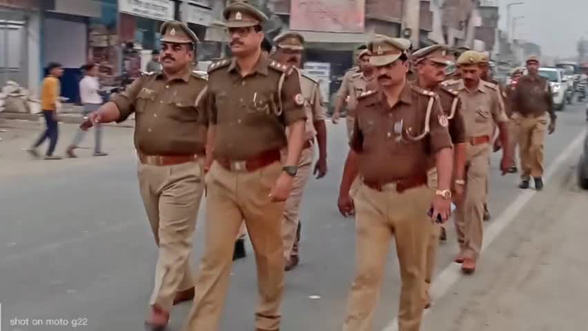 वरिष्ठ पुलिस अधीक्षक #budaunpolice के निर्देशन में जनपदीय पुलिस द्वारा अपने-अपने थाना क्षेत्रों में पुलिस बल के साथ
